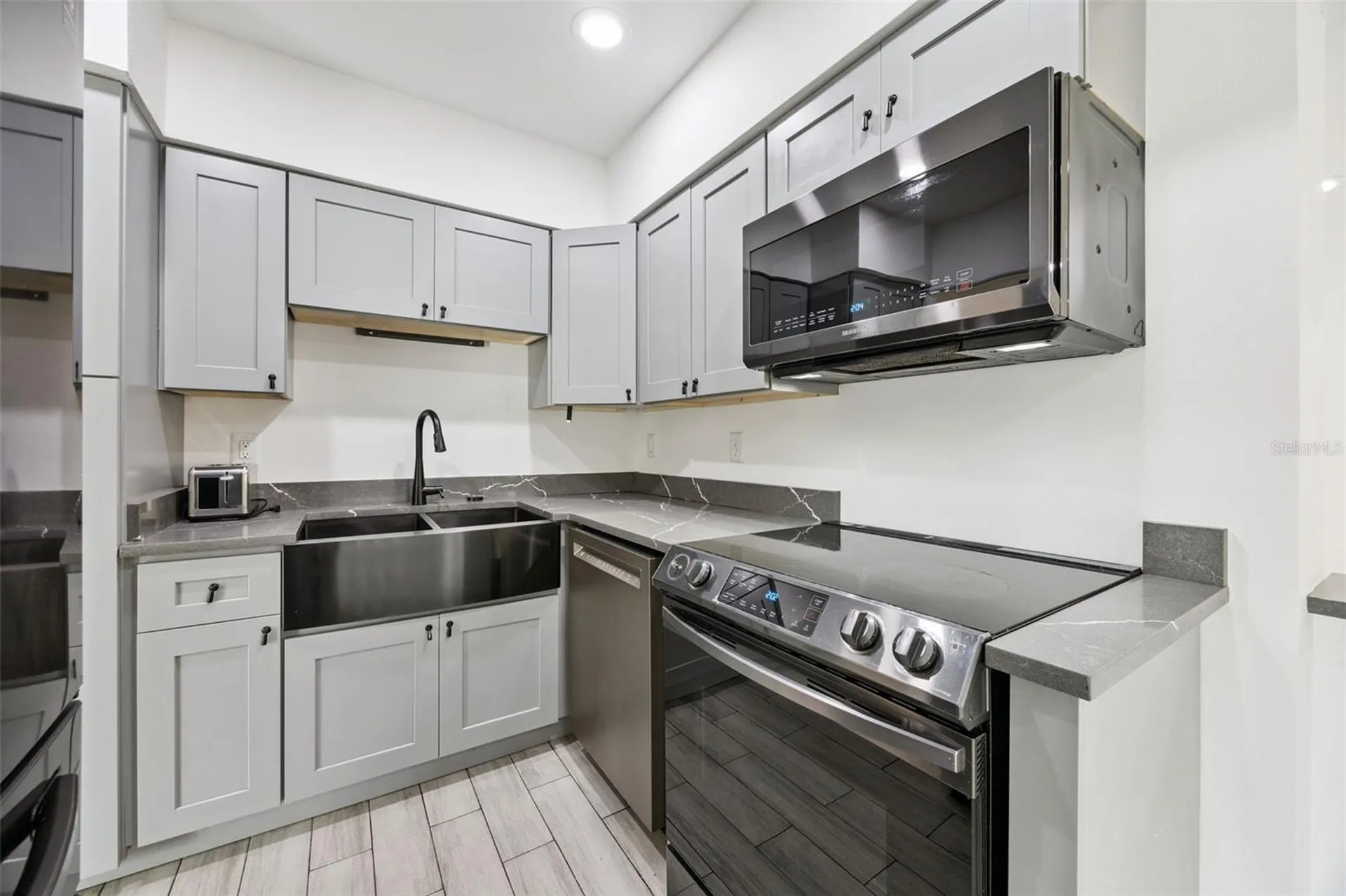 204 W Buchanon Avenue Orlando FL 32809