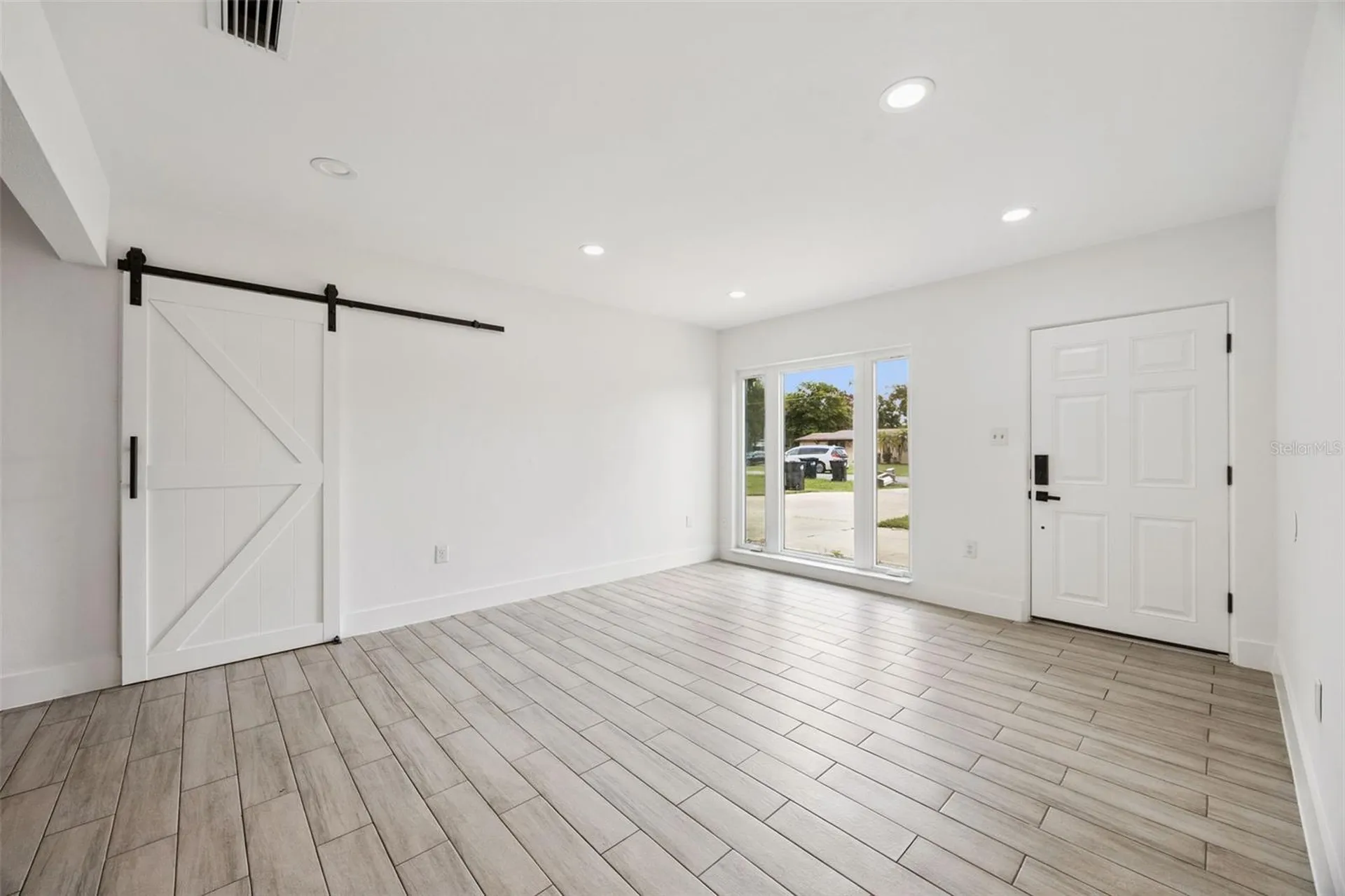 204 W Buchanon Avenue Orlando FL 32809