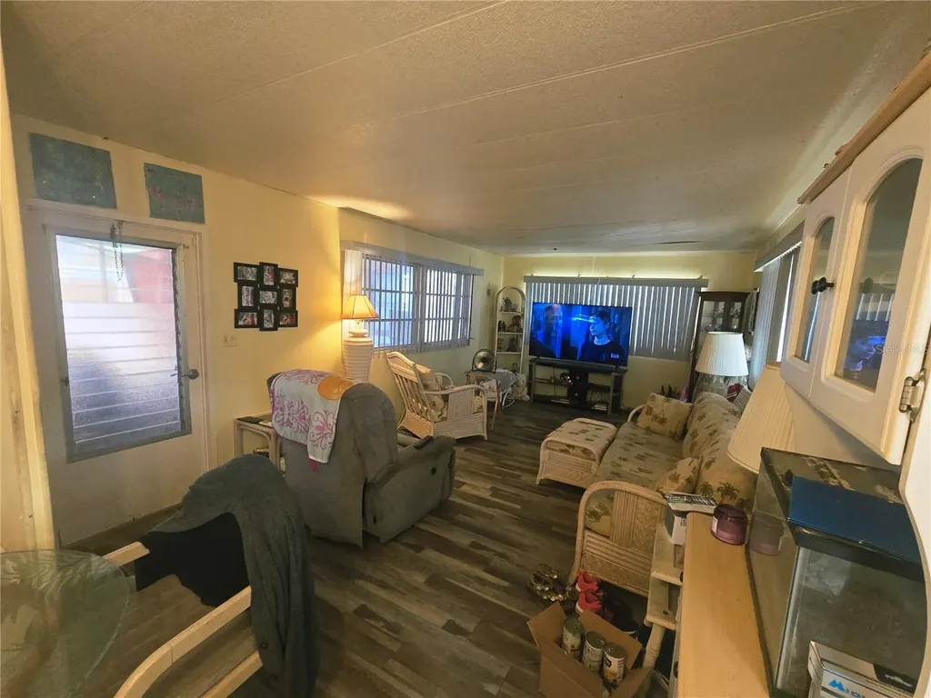 49 Drury Lane Tarpon Springs FL 34689