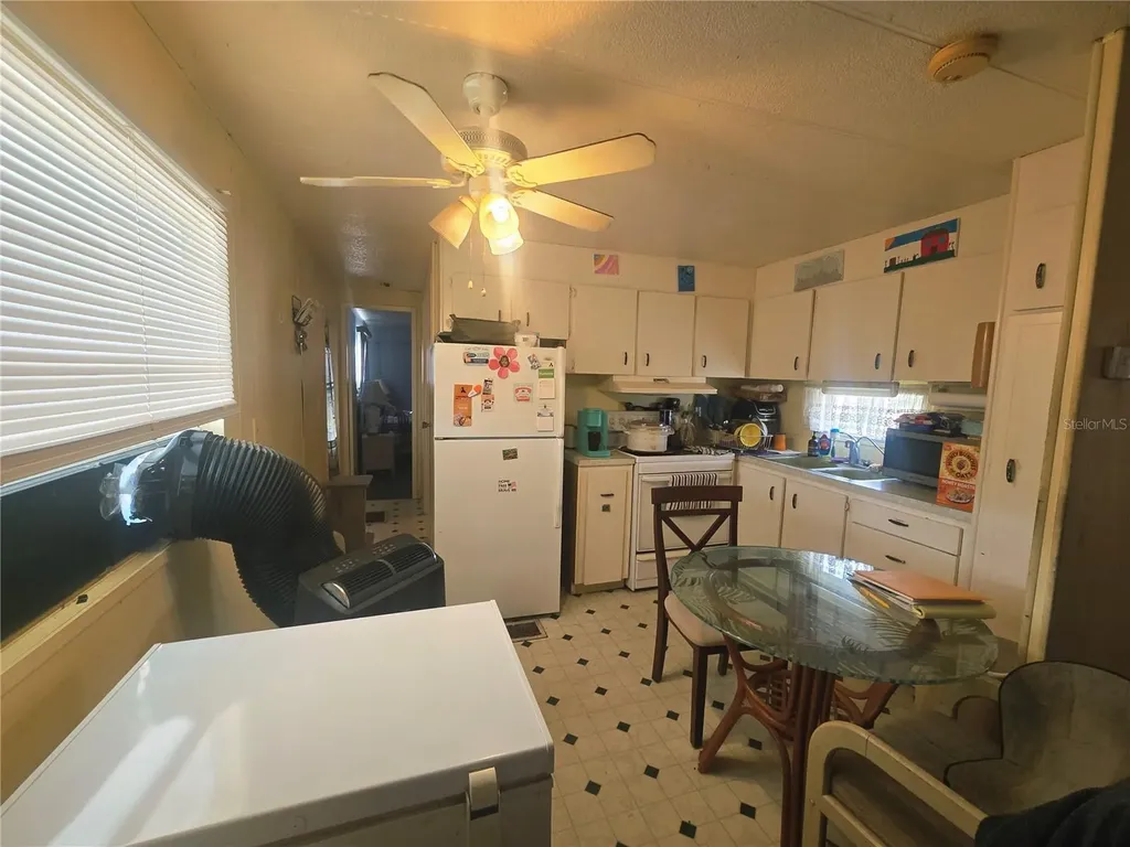 49 Drury Lane Tarpon Springs FL 34689