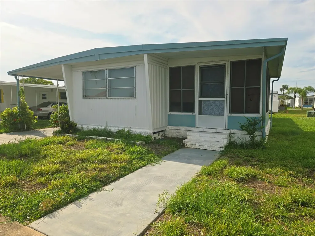 49 Drury Lane Tarpon Springs FL 34689
