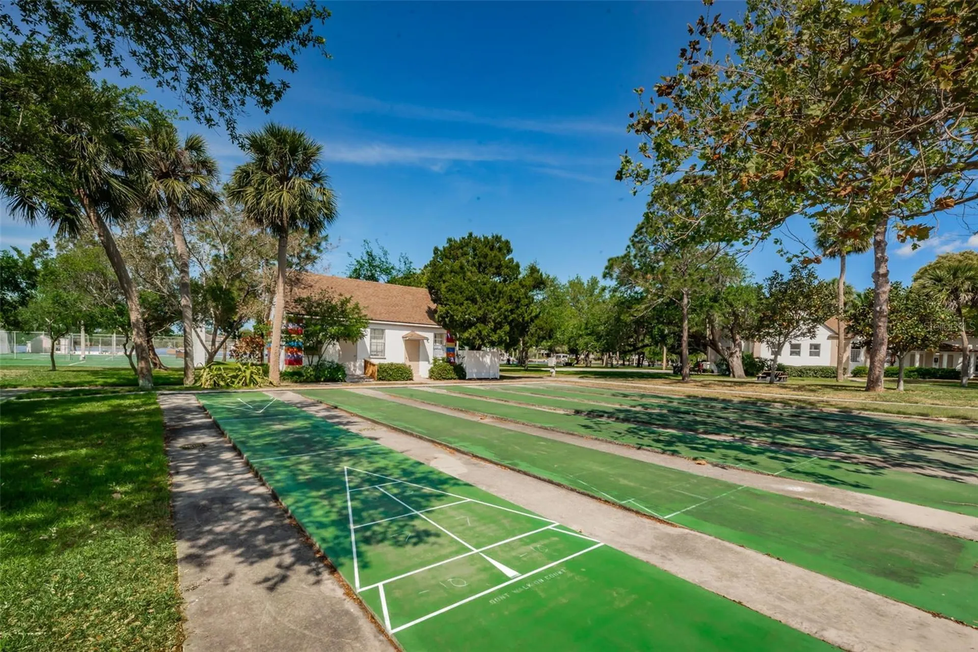49 Drury Lane Tarpon Springs FL 34689