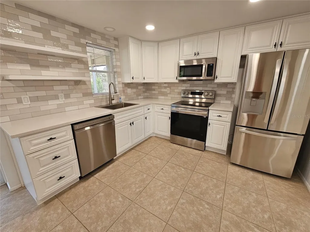 8820 Pohoy Avenue Sarasota FL 34231