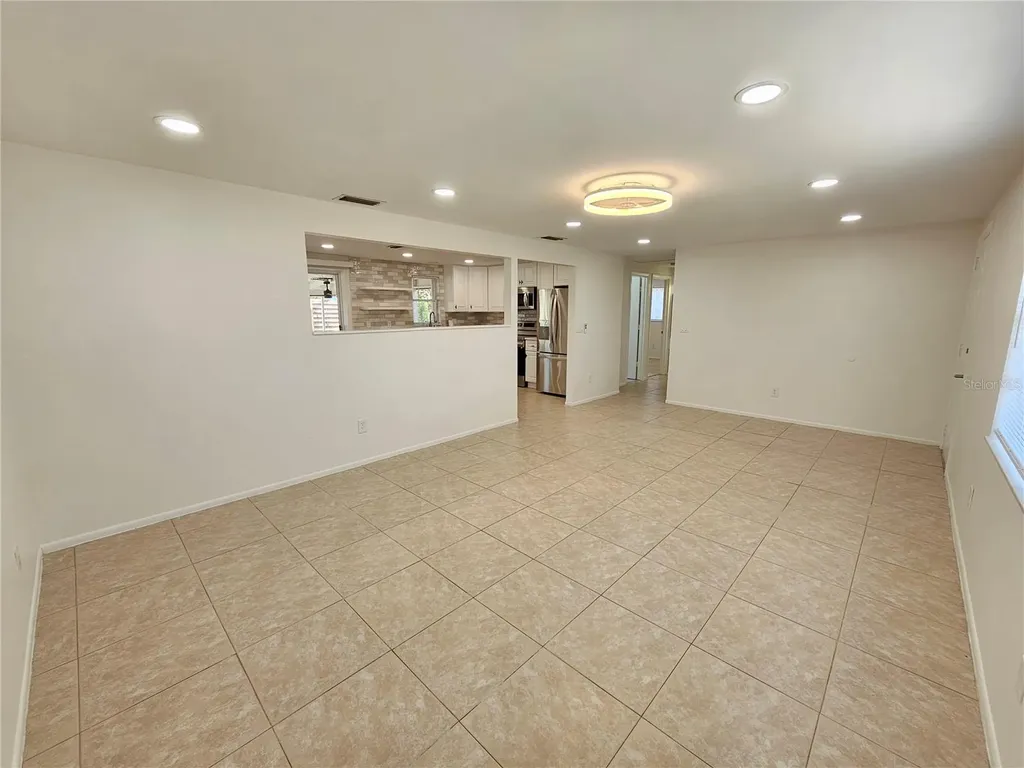 8820 Pohoy Avenue Sarasota FL 34231