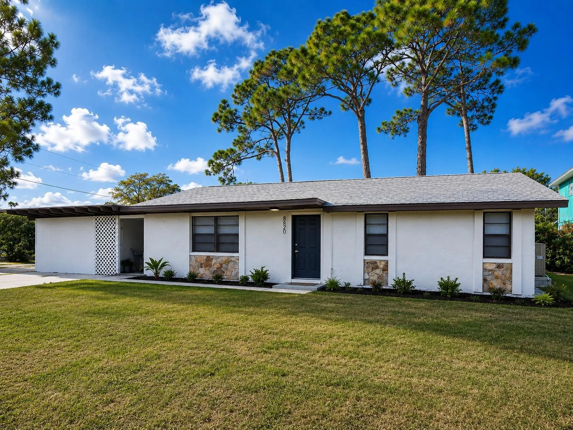 8820 Pohoy Avenue Sarasota FL 34231