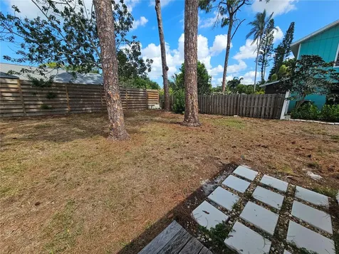 8820 Pohoy Avenue Sarasota FL 34231