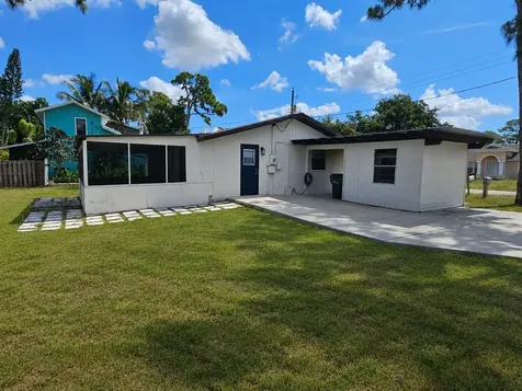 8820 Pohoy Avenue Sarasota FL 34231