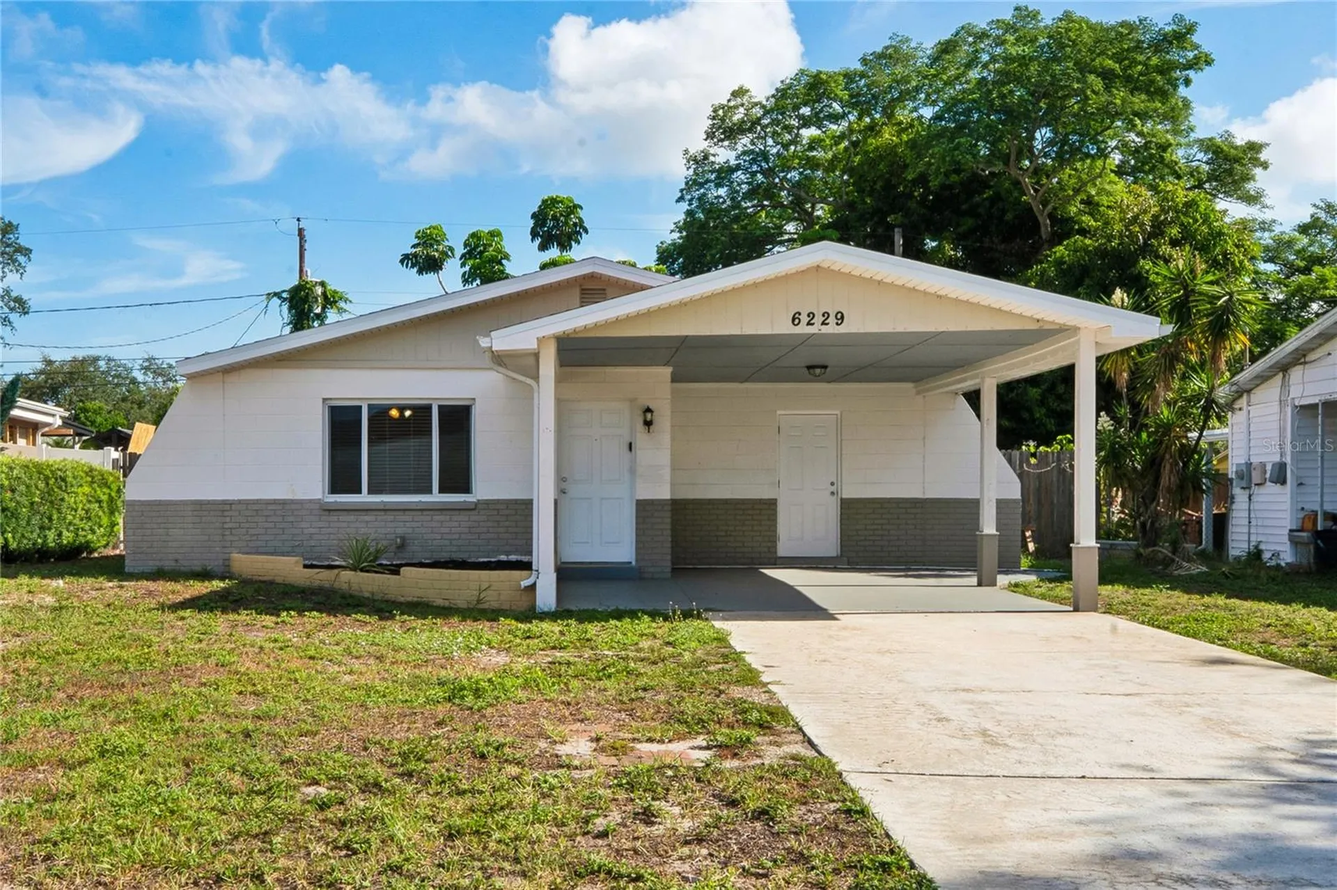 6229 50th Avenue N St Petersburg FL 33709