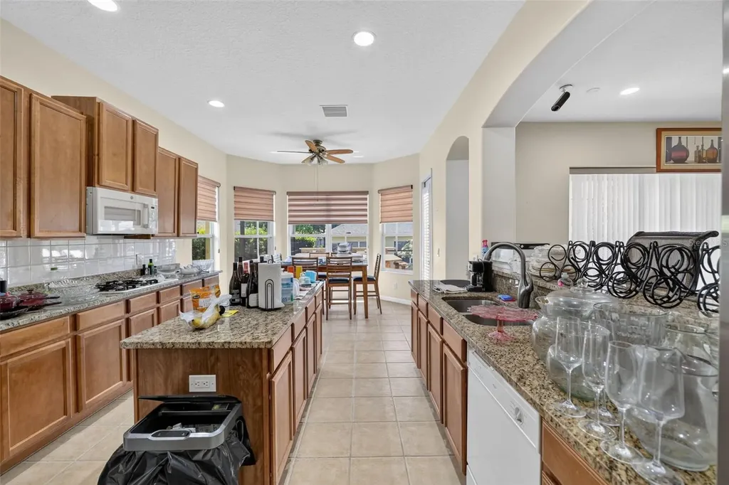 316 Harts Oak Place Seffner FL 33584
