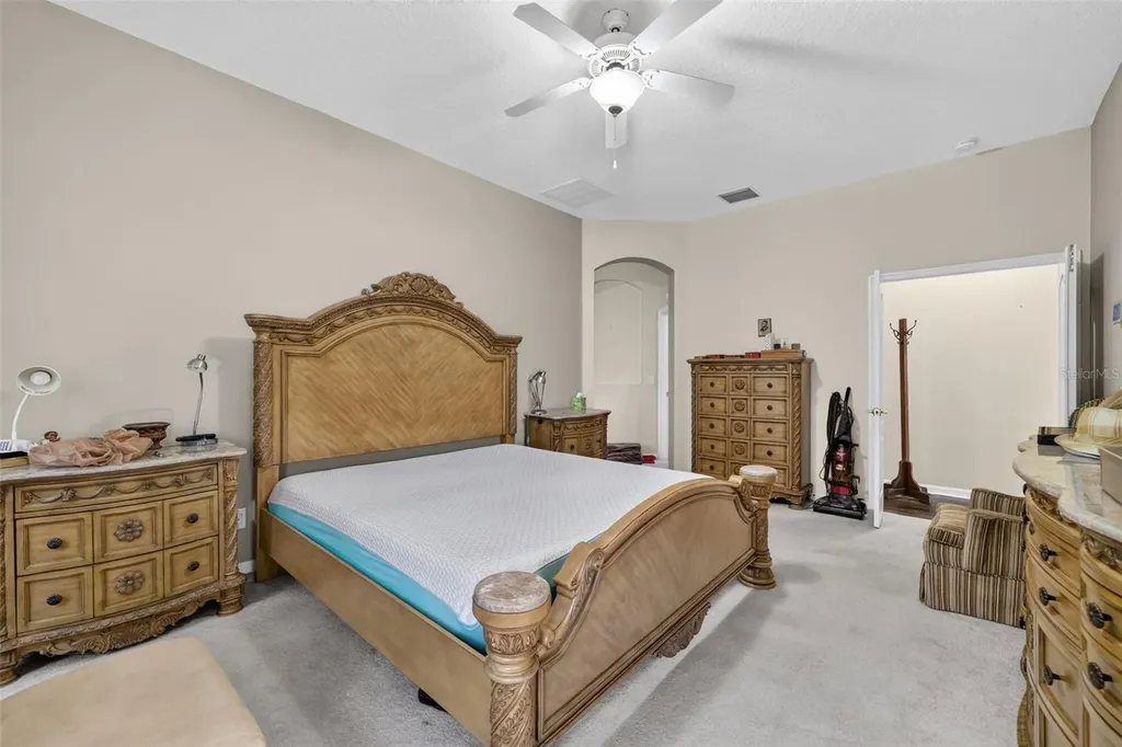 316 Harts Oak Place Seffner FL 33584
