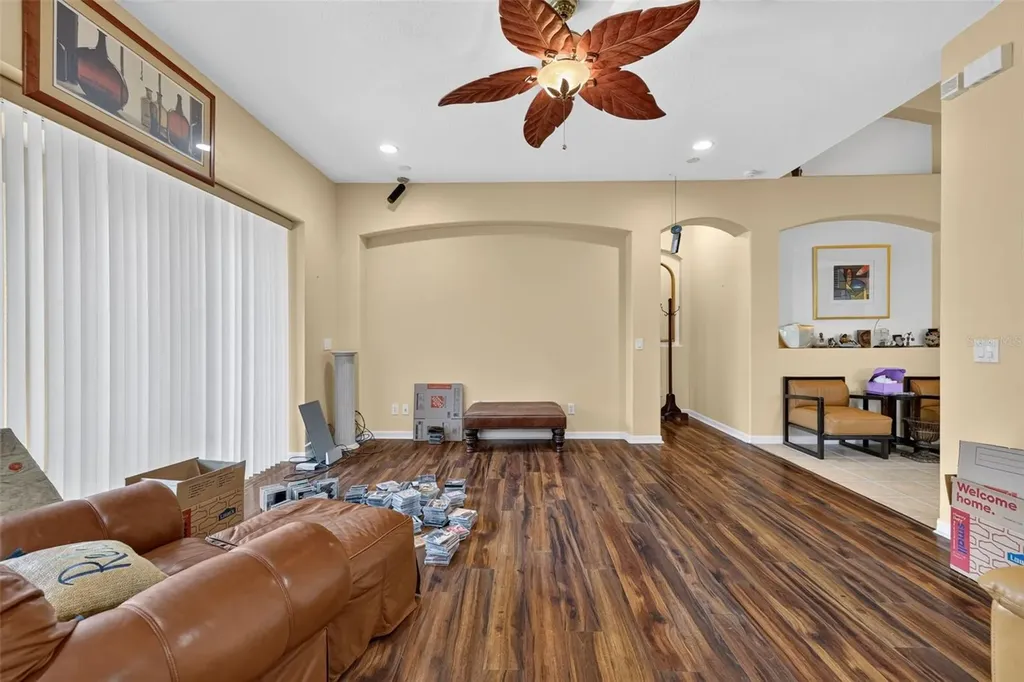 316 Harts Oak Place Seffner FL 33584