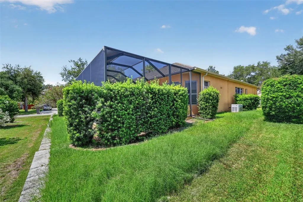 316 Harts Oak Place Seffner FL 33584