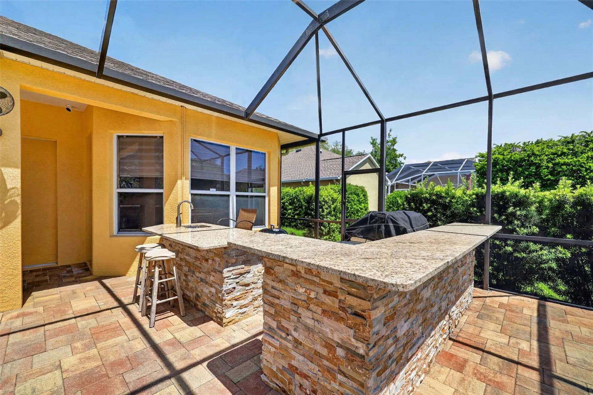 316 Harts Oak Place Seffner FL 33584