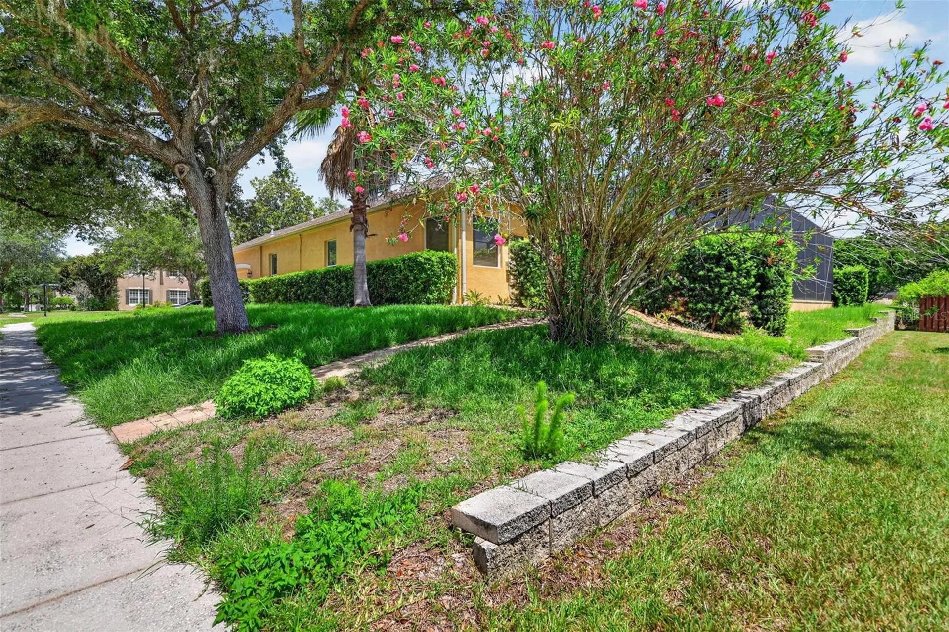 316 Harts Oak Place Seffner FL 33584