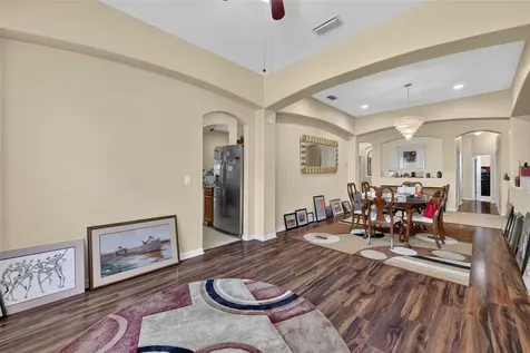 316 Harts Oak Place Seffner FL 33584