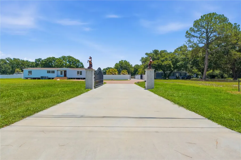 6502 Five Acre Road Plant City FL 33565