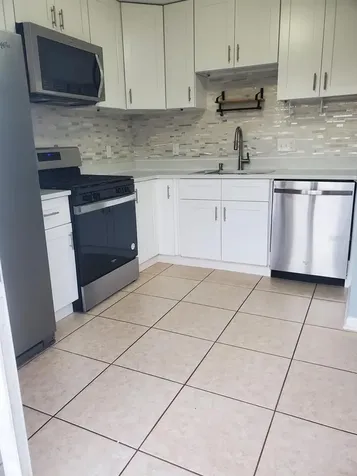 3252 Huntwicke Boulevard Davenport FL 33837
