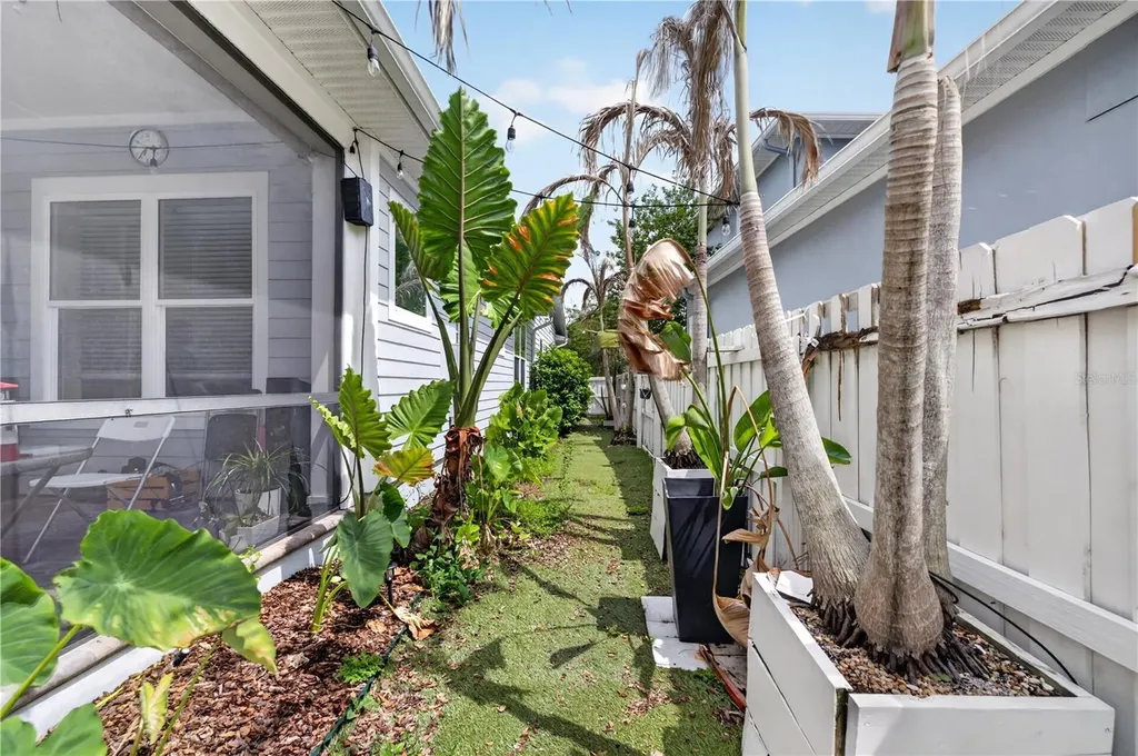 8437 Martinson Street Orlando FL 32827