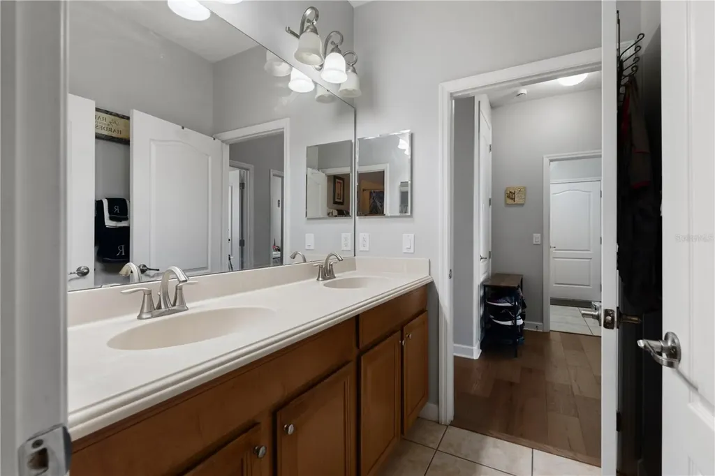 2317 Crosston Circle Orlando FL 32824