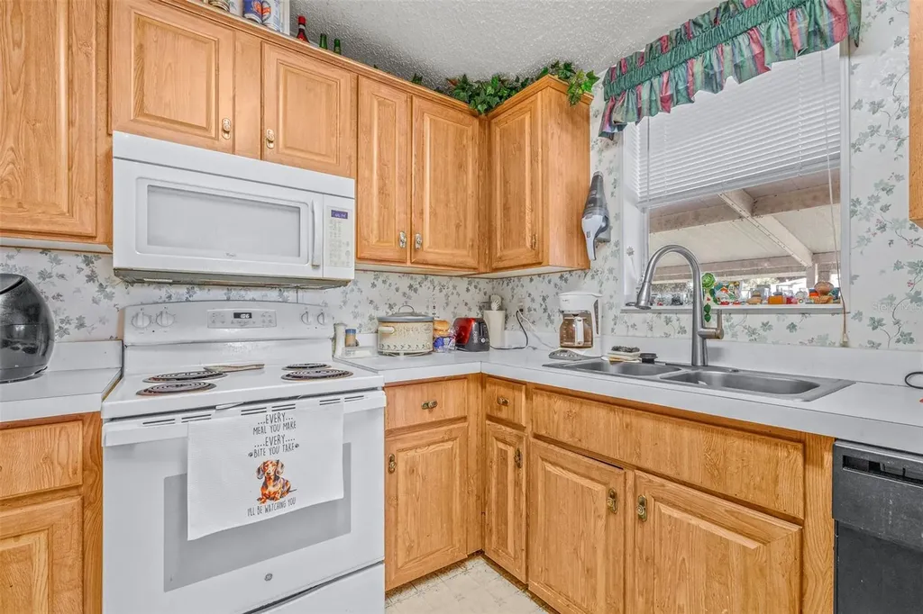 6235 Knotty Pine Drive SE Winter Haven FL 33884