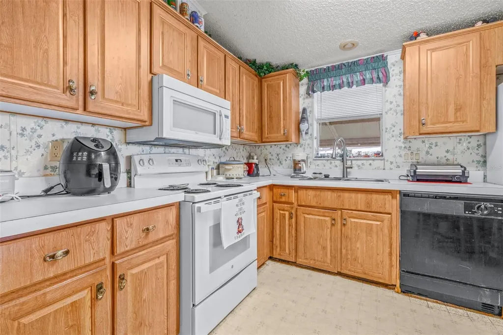 6235 Knotty Pine Drive SE Winter Haven FL 33884