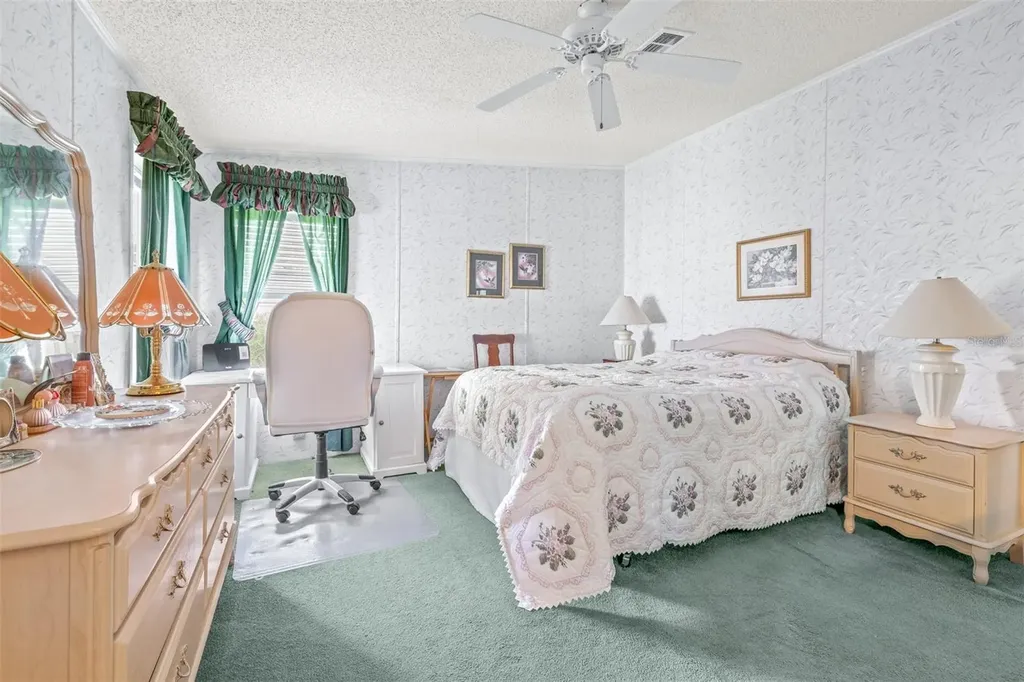 6235 Knotty Pine Drive SE Winter Haven FL 33884