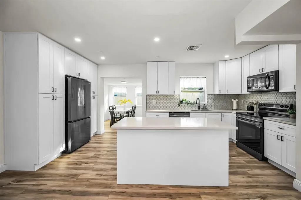 1231 Little John Lane Dunedin FL 34698