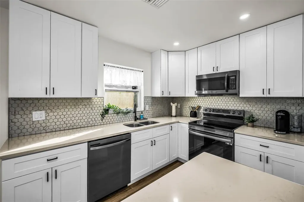 1231 Little John Lane Dunedin FL 34698
