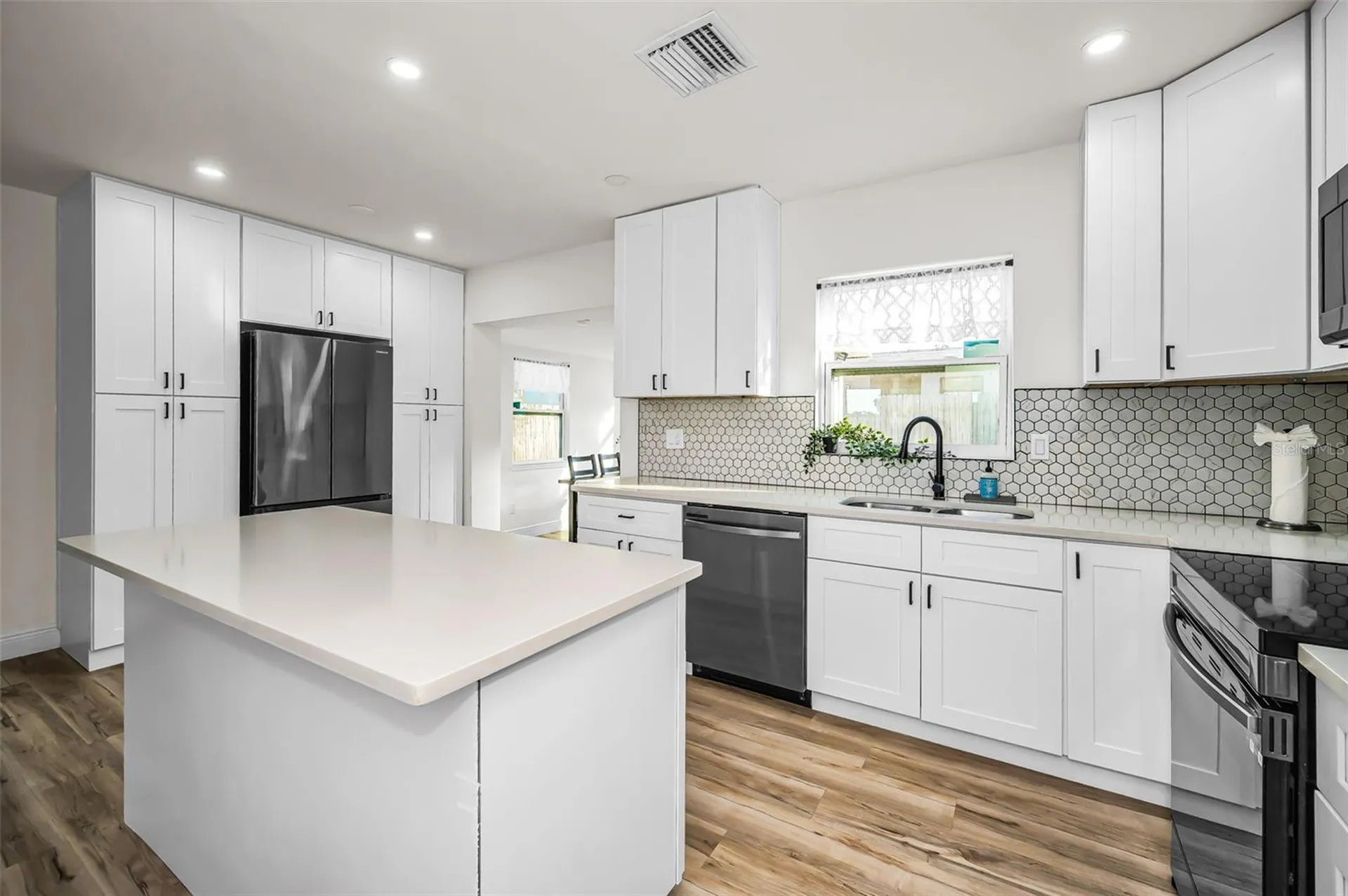 1231 Little John Lane Dunedin FL 34698