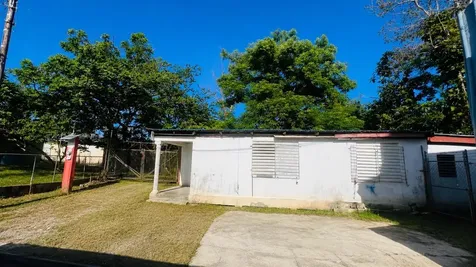 Co Villa Caridad Amparo Street Carolina PR 00985