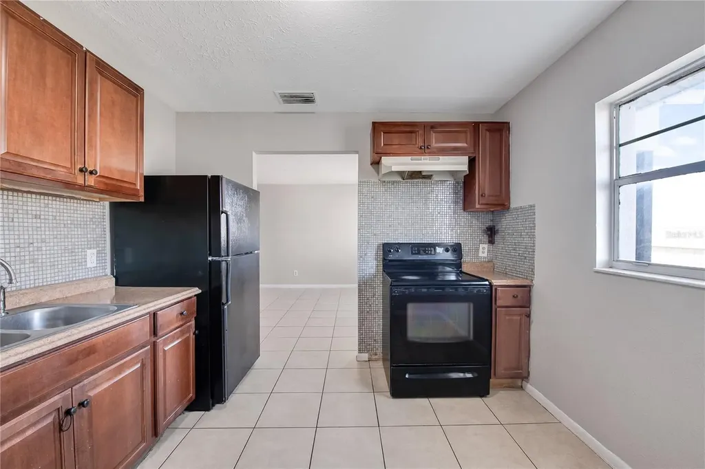 1909 W Green Street Tampa FL 33607