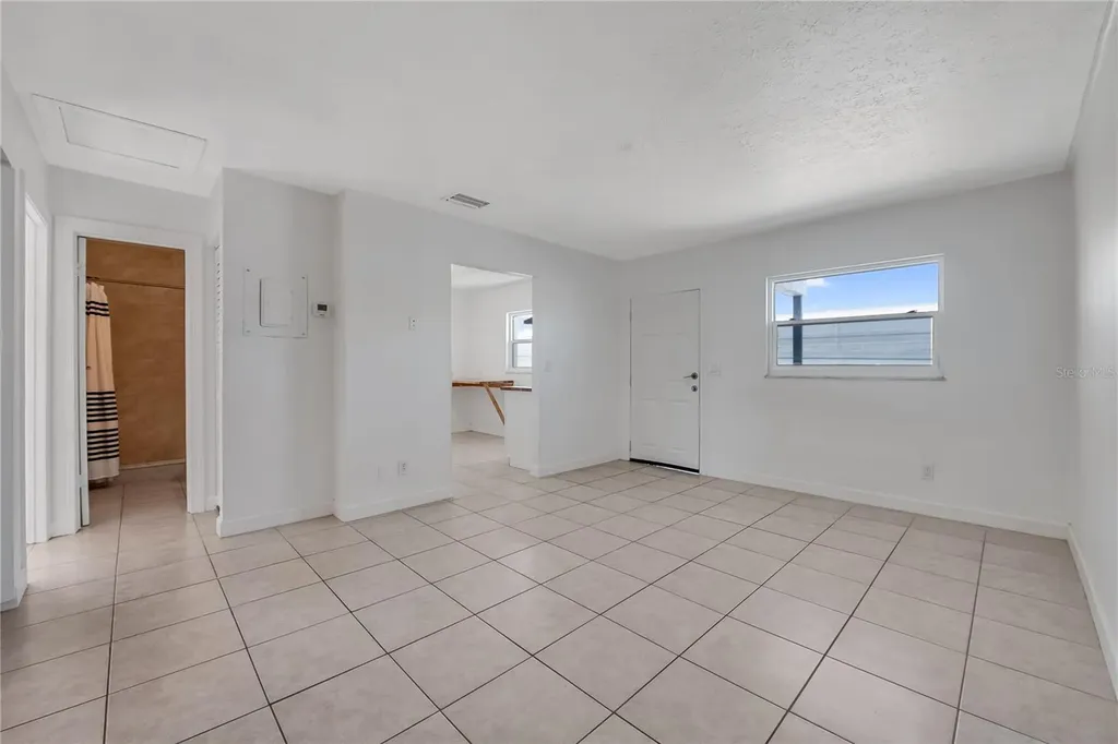 1909 W Green Street Tampa FL 33607