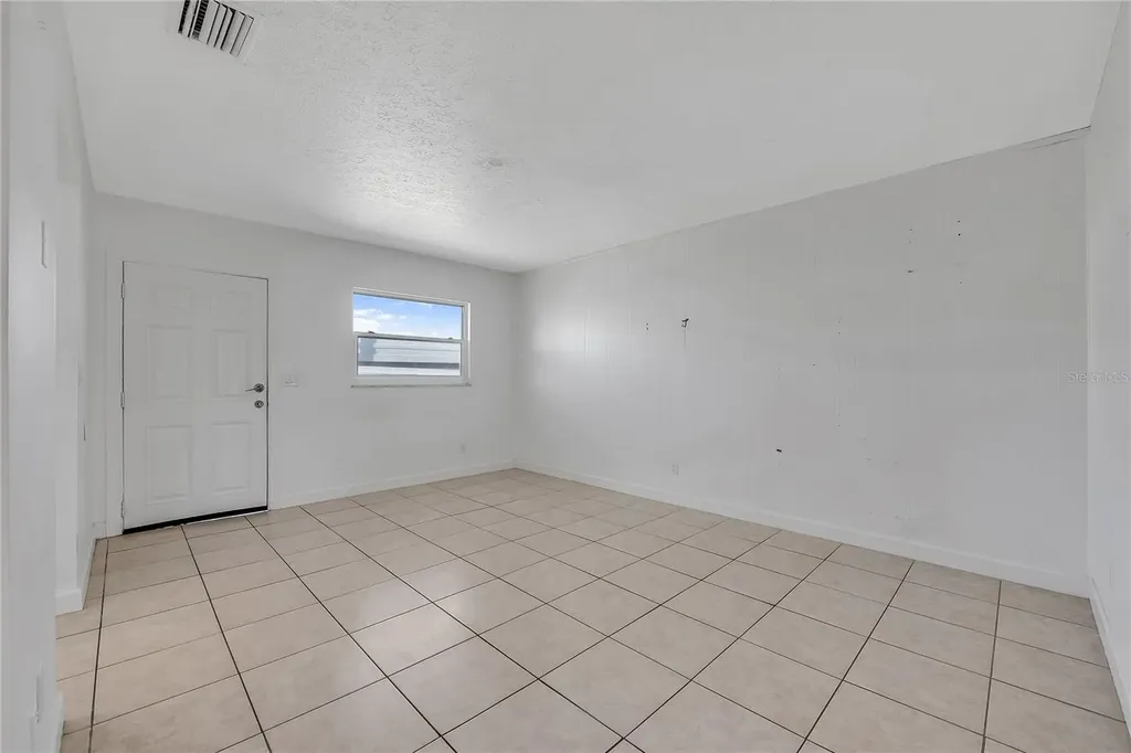 1909 W Green Street Tampa FL 33607