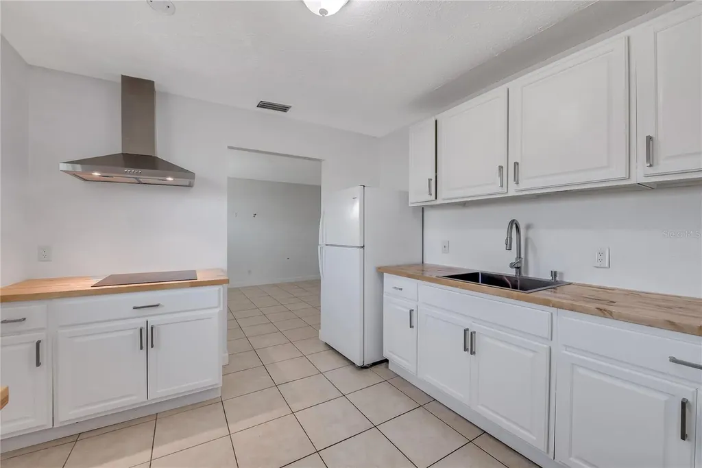 1909 W Green Street Tampa FL 33607