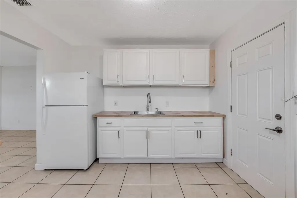 1909 W Green Street Tampa FL 33607