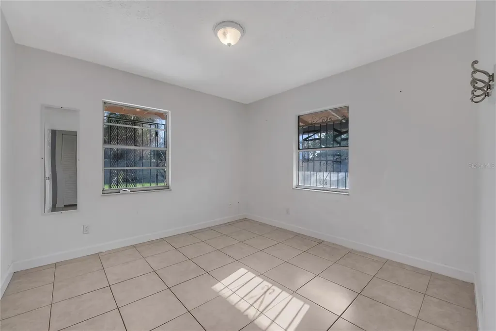 1909 W Green Street Tampa FL 33607