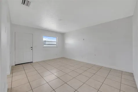 1909 W Green Street Tampa FL 33607