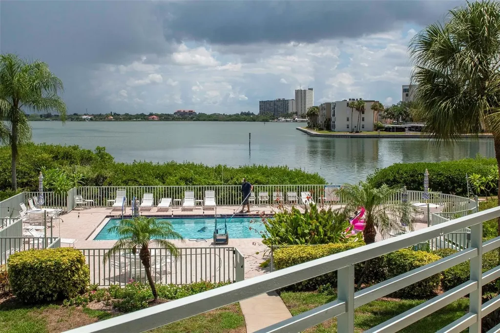 7979 Sailboat Key Boulevard S South Pasadena FL 33707