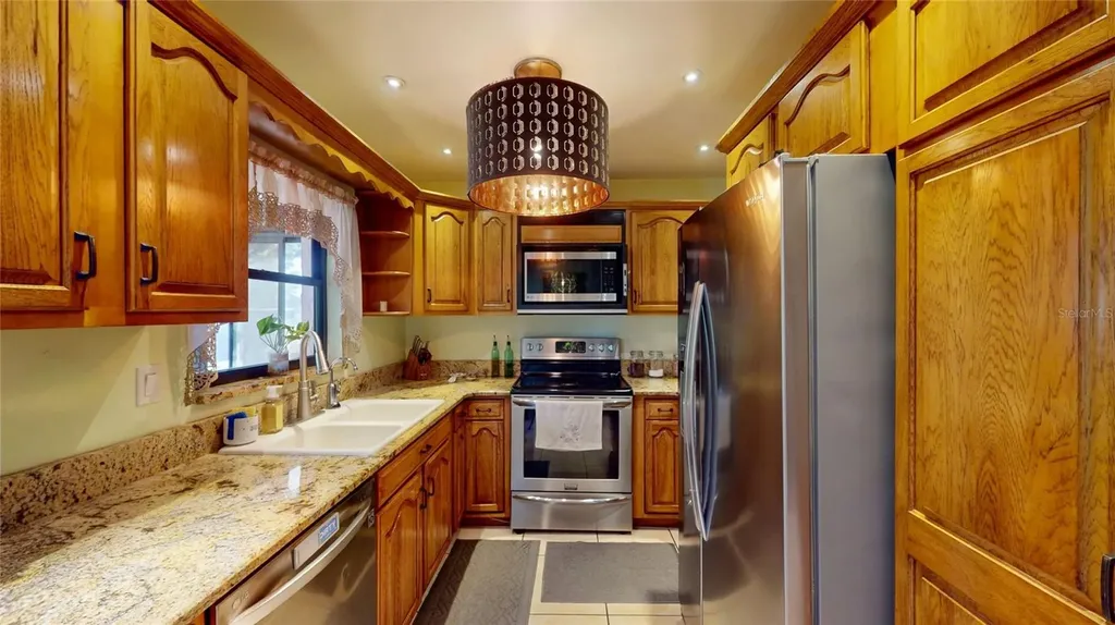 6960 Pinecrest Lane N Pinellas Park FL 33781