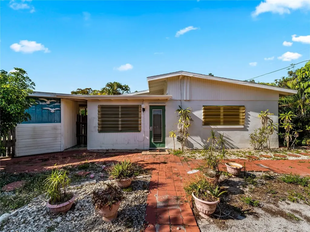 4328 Groveland Avenue Sarasota FL 34231