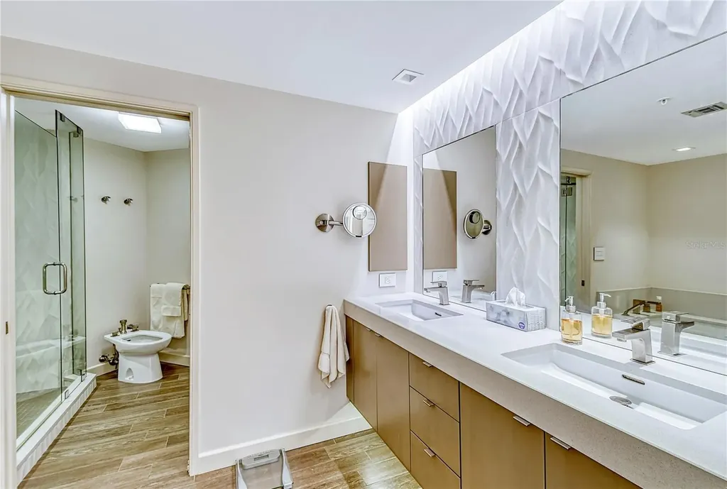 1211 Gulf Of Mexico Drive Longboat Key FL 34228