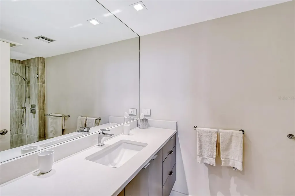 1211 Gulf Of Mexico Drive Longboat Key FL 34228