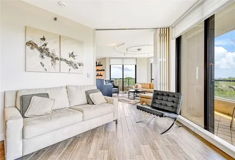 1211 Gulf Of Mexico Drive Longboat Key FL 34228
