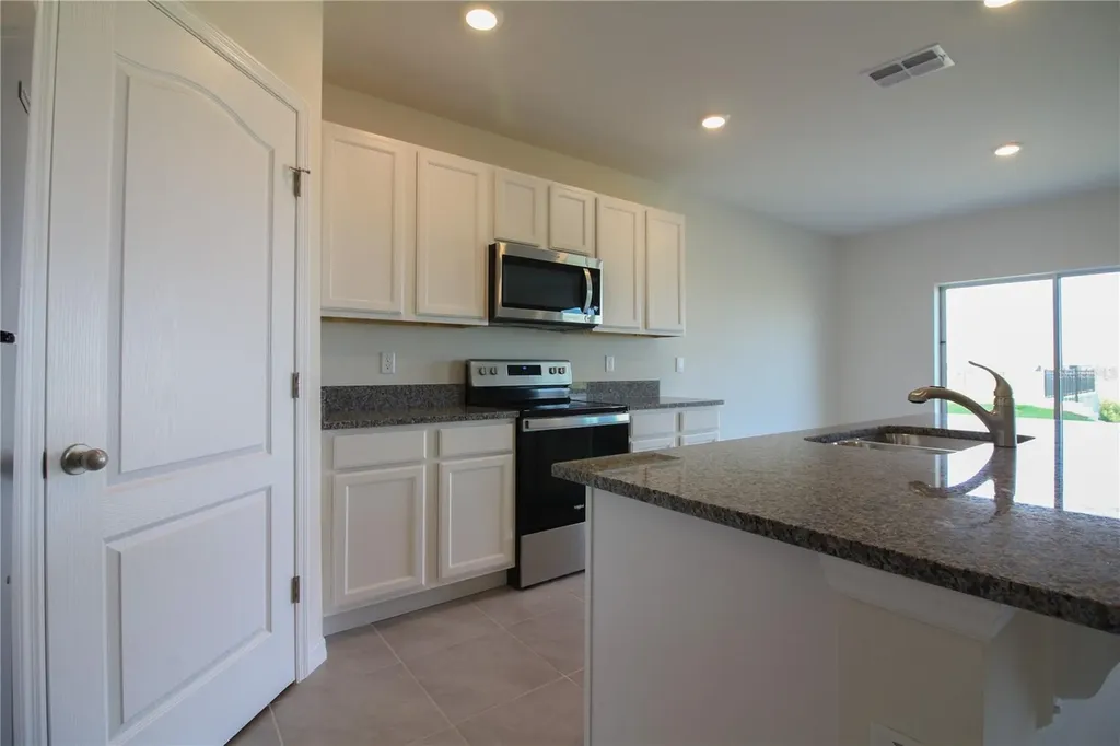2822 Ivy Lake Court Lakeland FL 33811