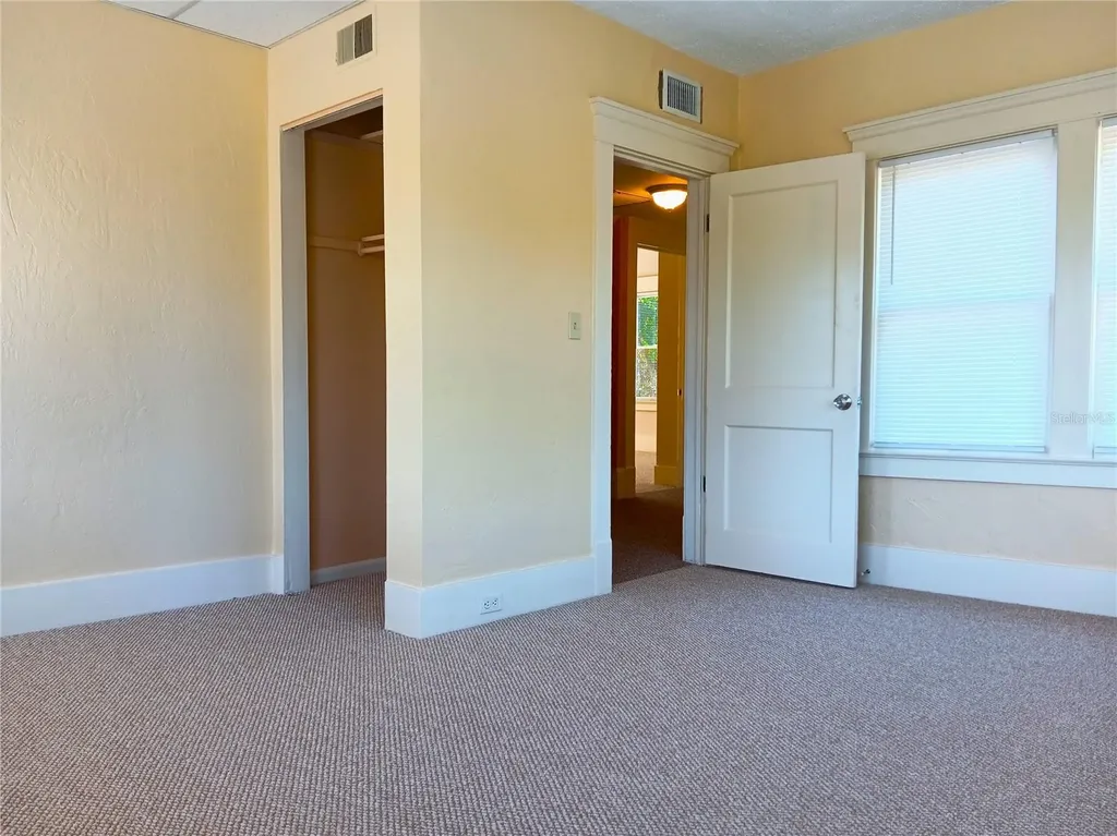 830 37th Avenue S St Petersburg FL 33705