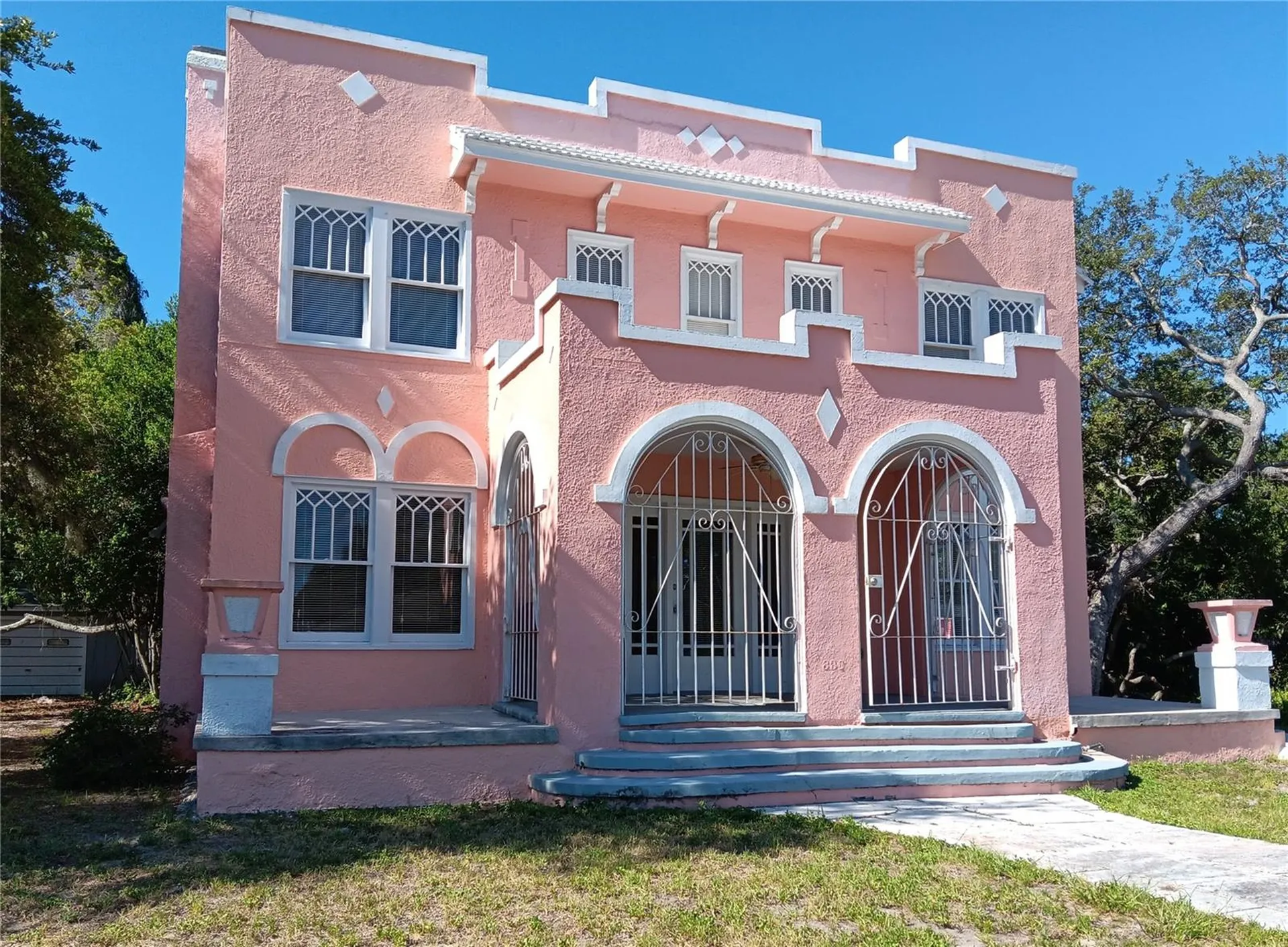 830 37th Avenue S St Petersburg FL 33705
