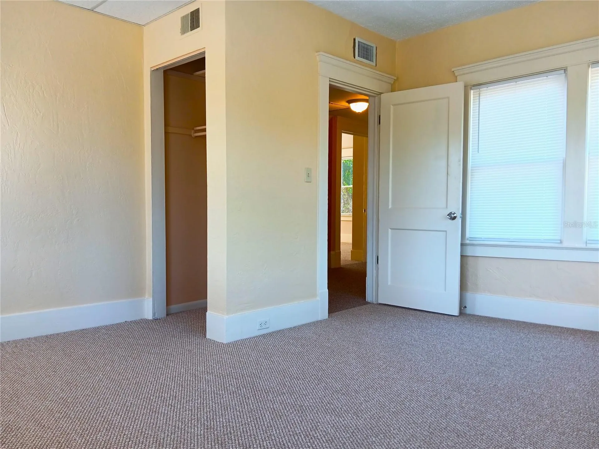830 37th Avenue S St Petersburg FL 33705