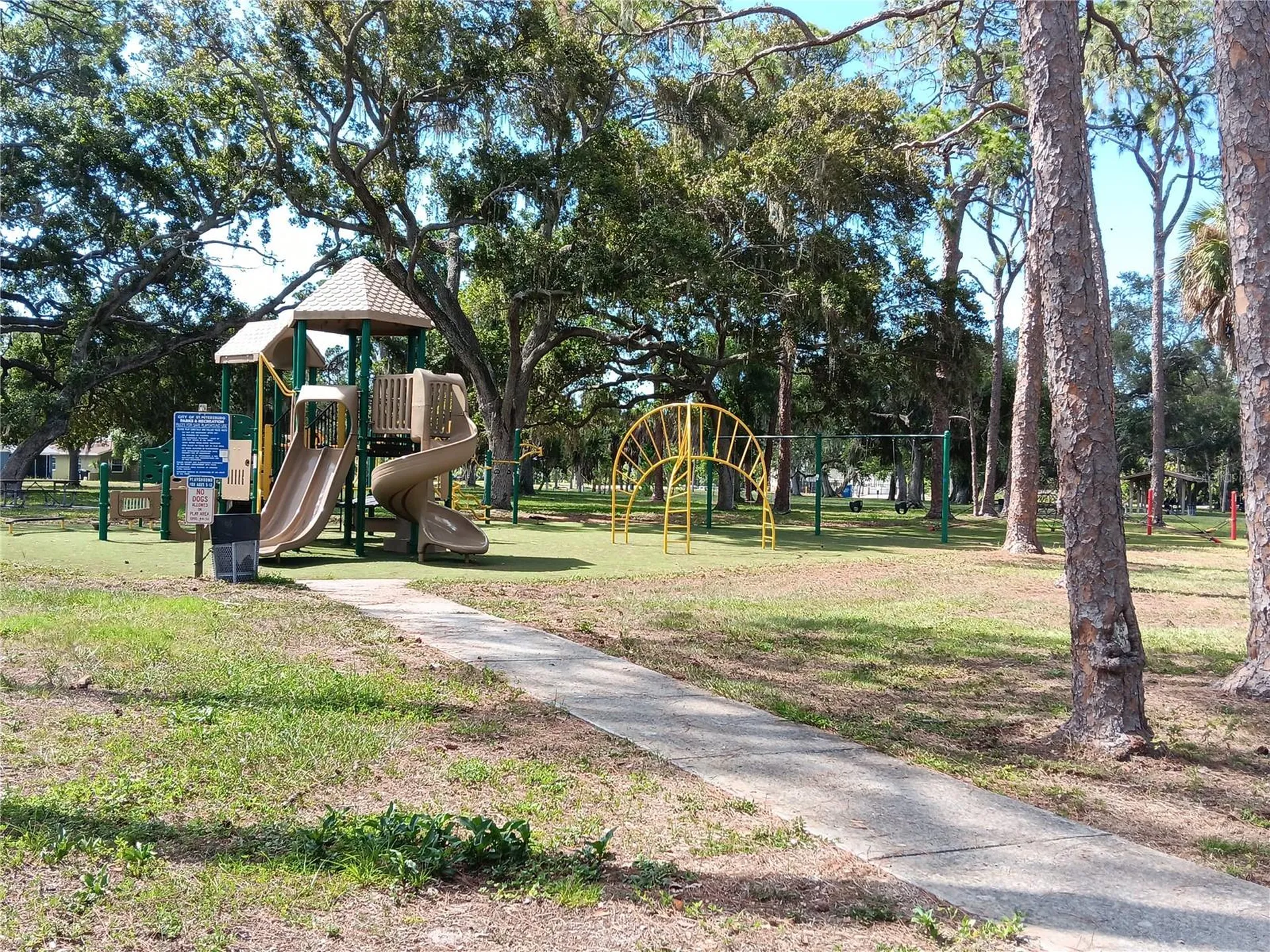 830 37th Avenue S St Petersburg FL 33705
