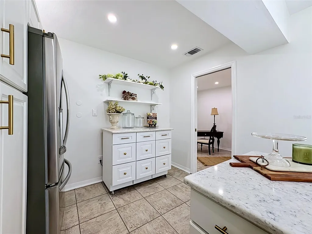 609 Breezeway Court Brandon FL 33511