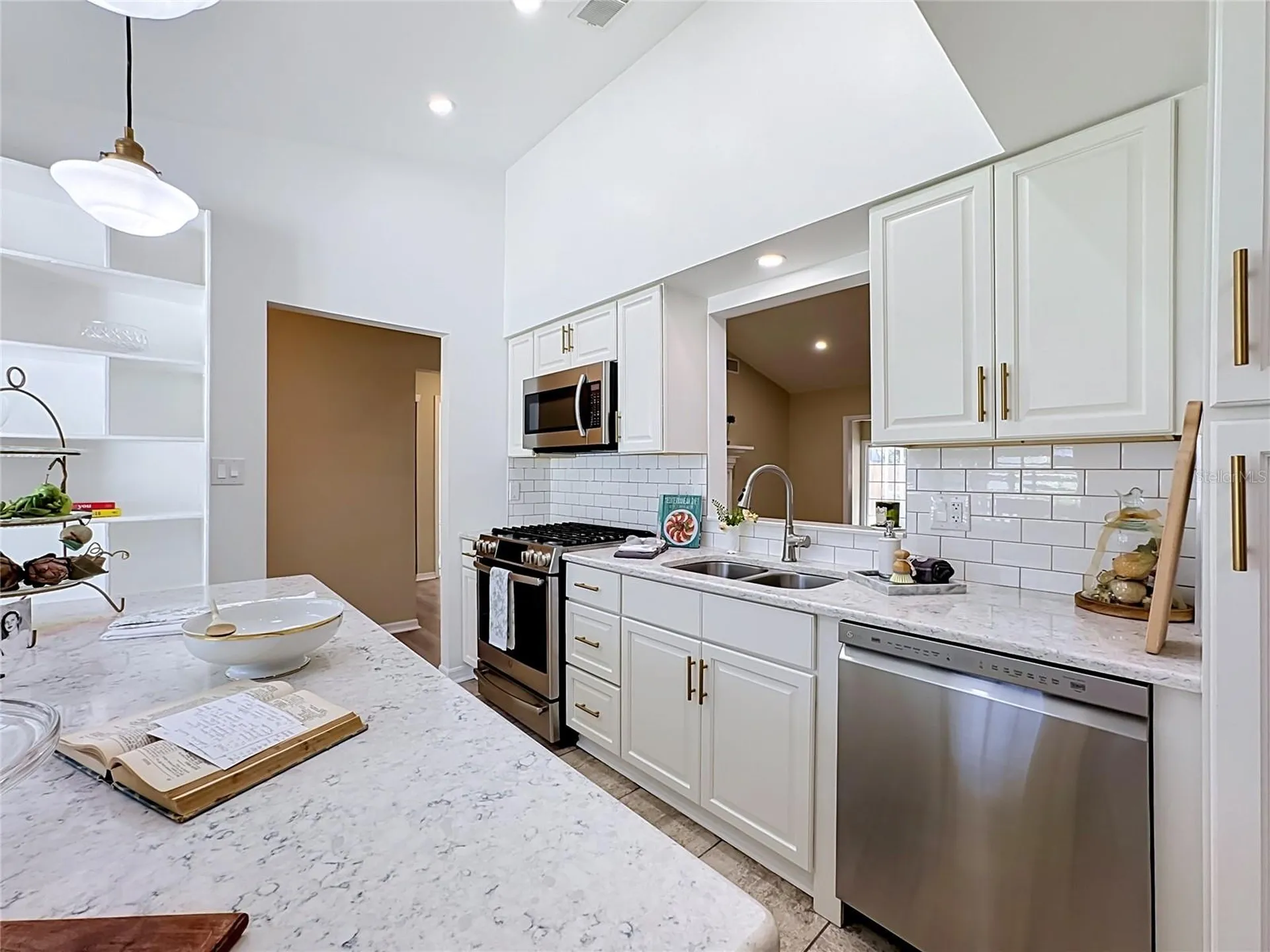 609 Breezeway Court Brandon FL 33511